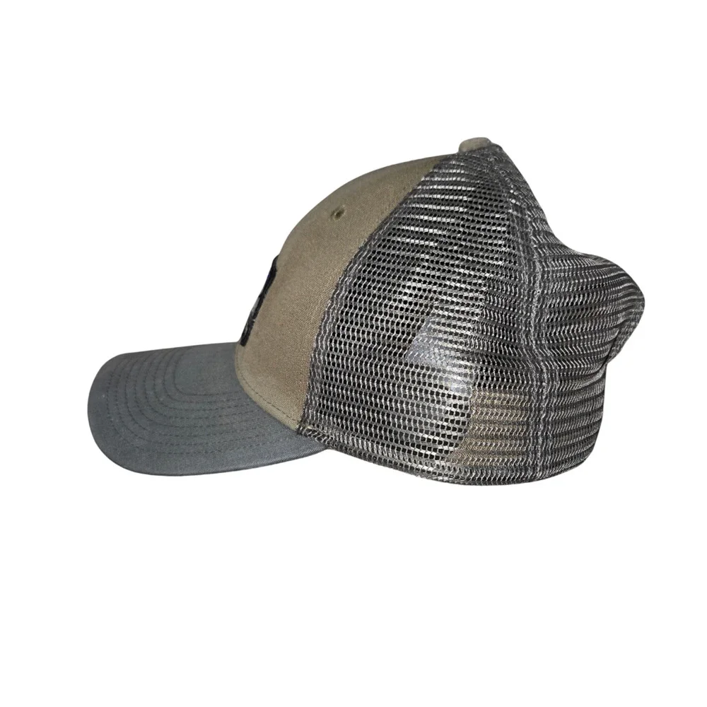 Patagonia P-6 Logo LoPro Trucker Hat Mens Gray Curved Brim Adjustable Snapback